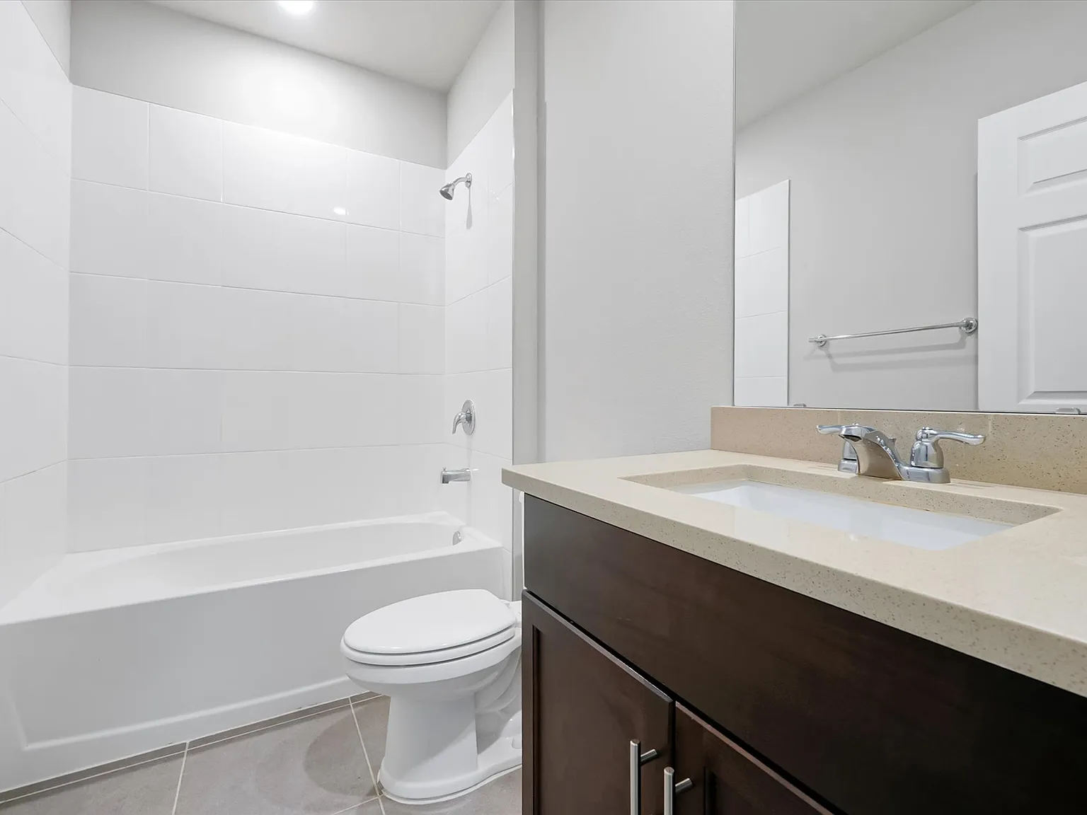 4 bed, 2683 sqft, $2,700 — Photo 2