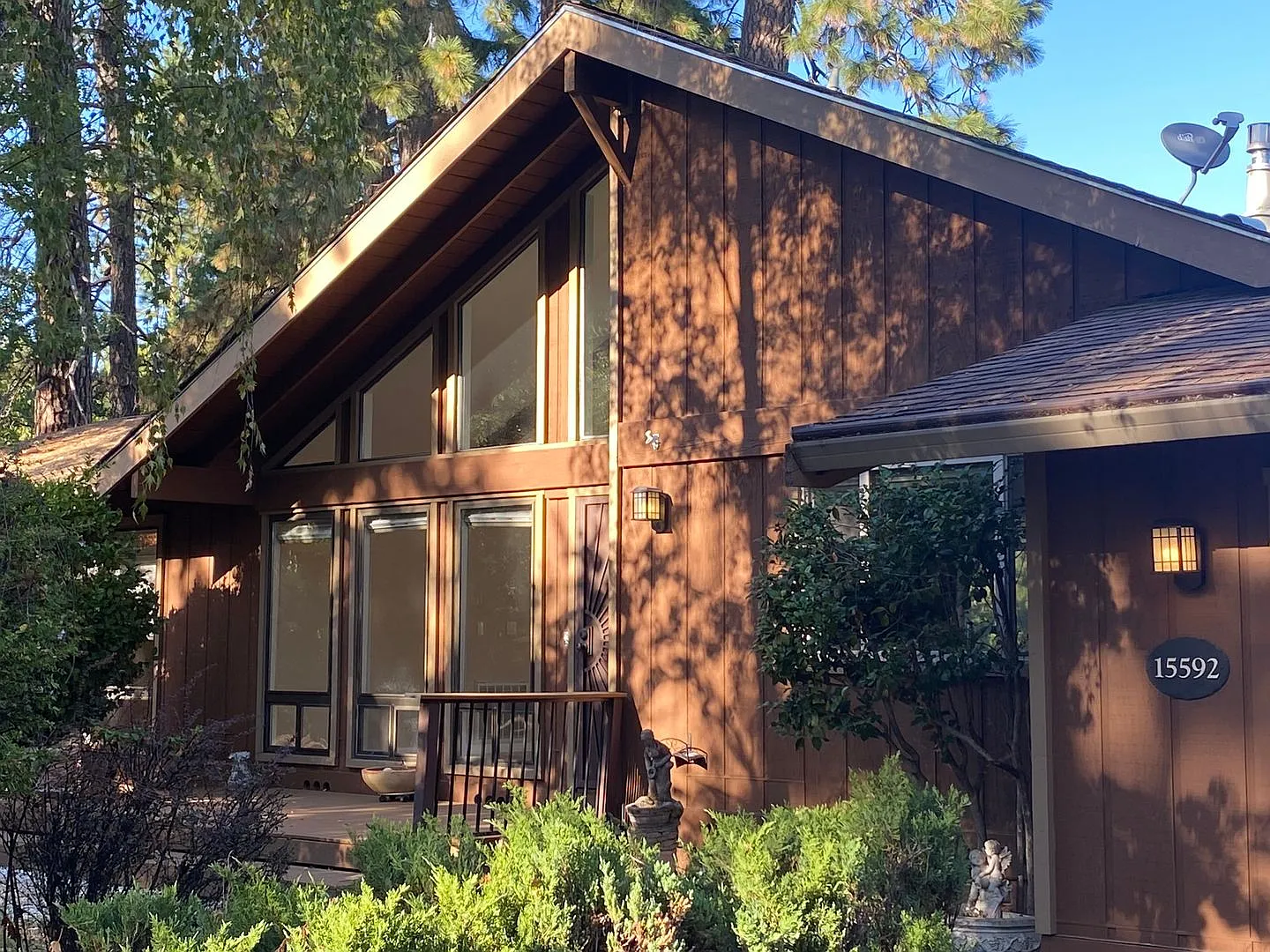Beautiful Single Level Home — Photo 2