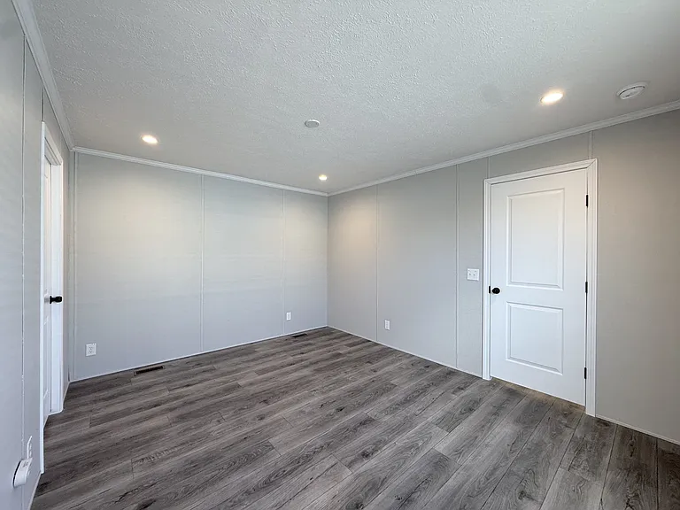 29800 Guilford Cir #152 — Photo 16
