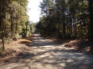 9 Tropicana Rd, Saint Helena Island, SC 29920