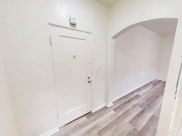 521 W Macarthur Blvd #3 — Photo 11