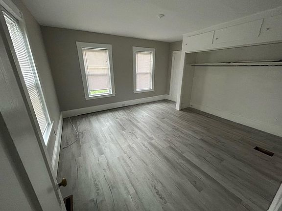 5th image of 60 Evergreen St #1A