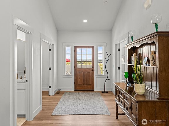 4th image of 11407 73rd Avenue NE