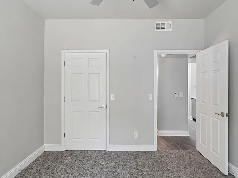 Larkin Apartment Homes — Photo 107