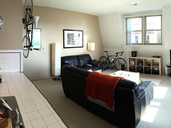 3rd image of 1113 Carney St