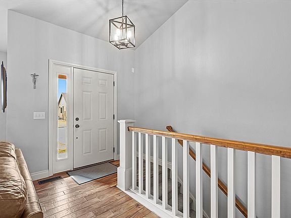 2nd image of 3741 Fairmeadow Ct