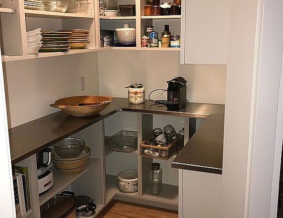 Walk-in Pantry