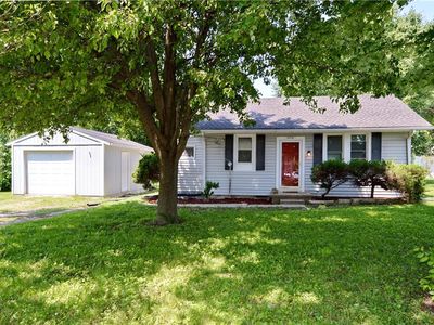8870 Farley St, Overland Park, KS, 66212