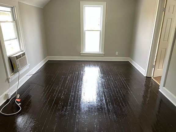 4th image of 3549 W 50th St #3