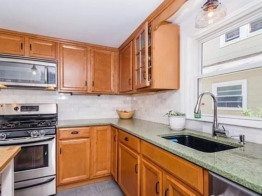 62 Bowdoin Ave — Photo 8