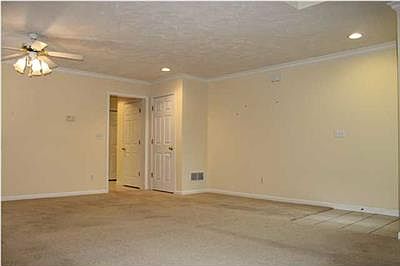 4th image of 4906 Lincoln Pointe Dr