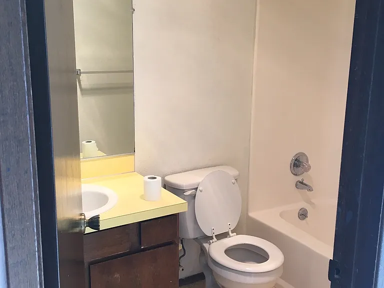 2247 Woburn St — Photo 3