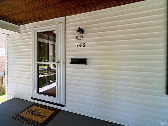2nd image of 342 Wiltshire Blvd