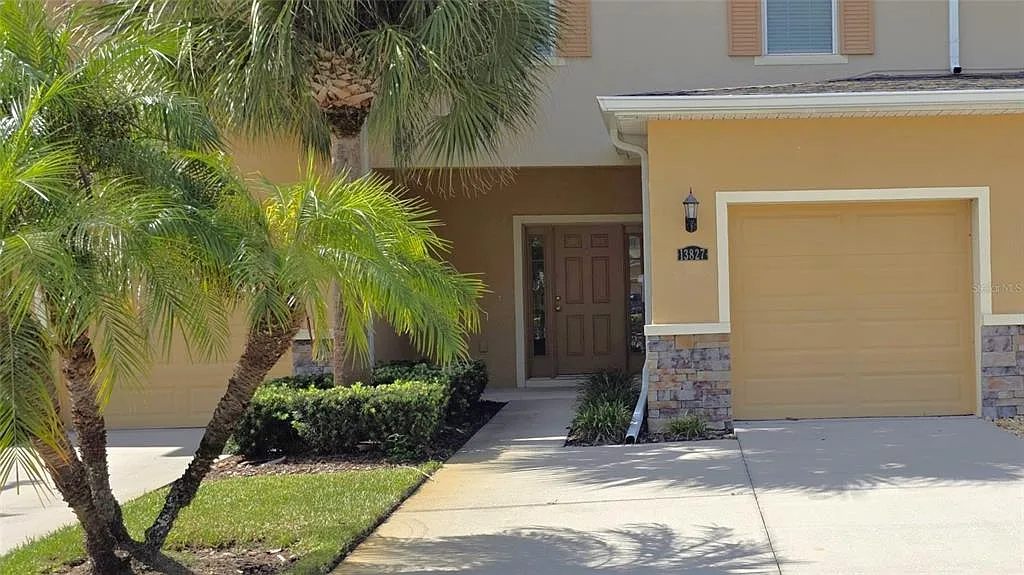 3 bed, 2.5 bath, 1550 sqft, $2,200 — Photo 2