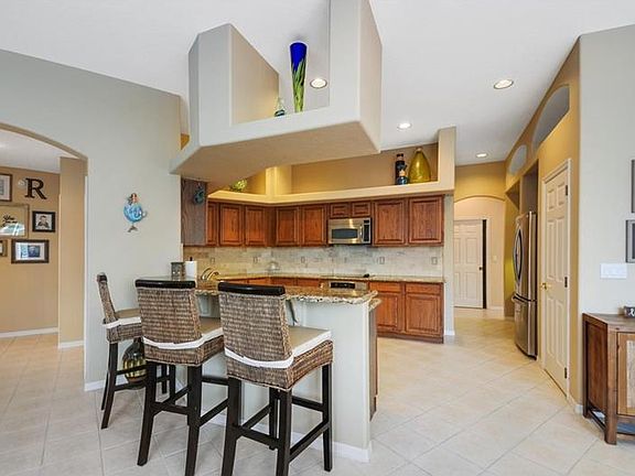 4th image of 410 Greyoaks Ct
