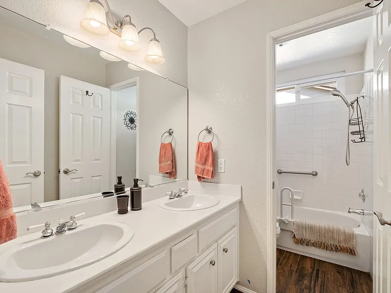 20891 Porter Ranch Rd — Photo 28