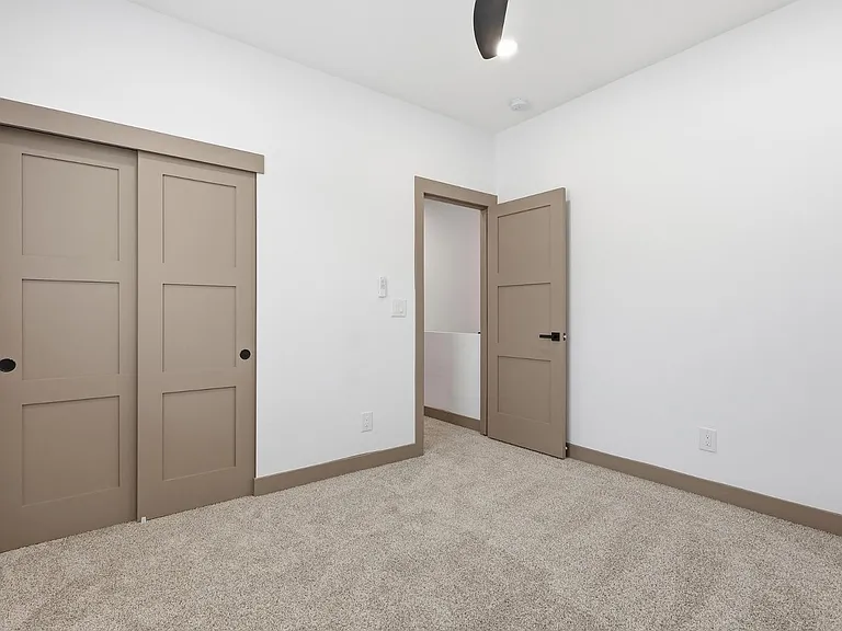 2809 E Trumbull Rd #2 — Photo 18