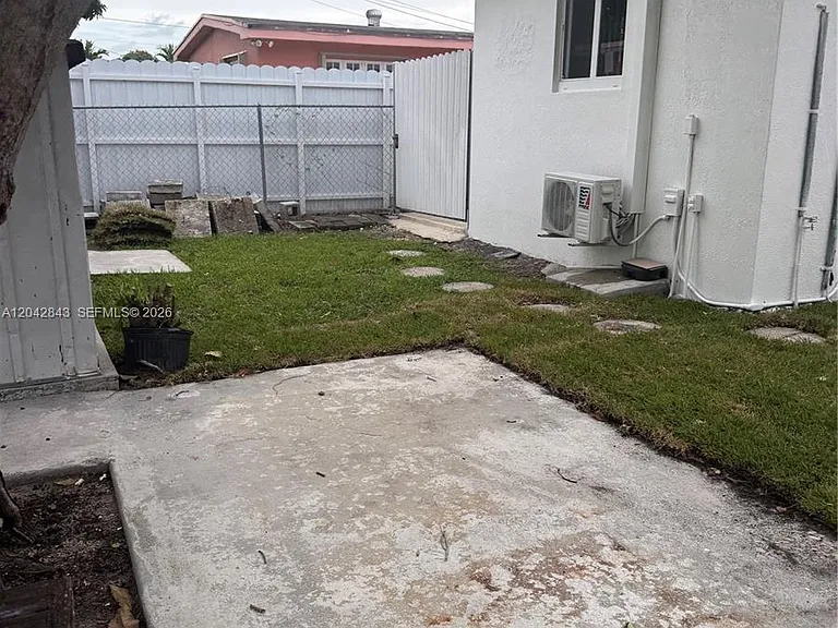 7931 SW 13th Ter — Photo 13