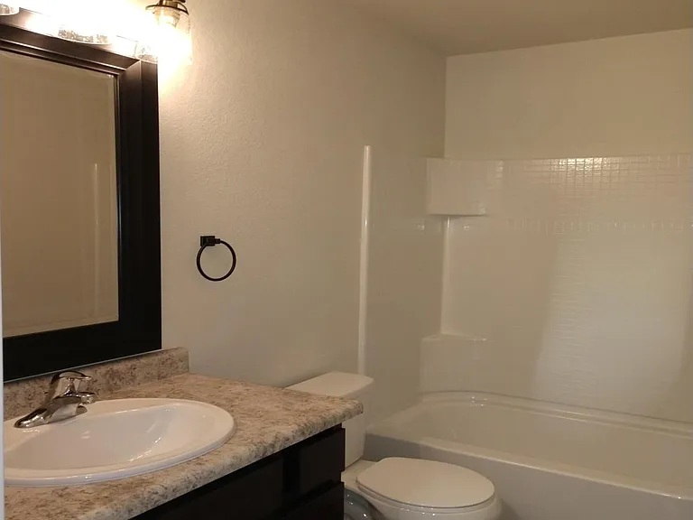 property_10-2019_secondbath_12182019