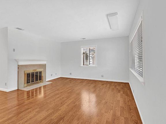 3rd image of 1001 Highland Avenue