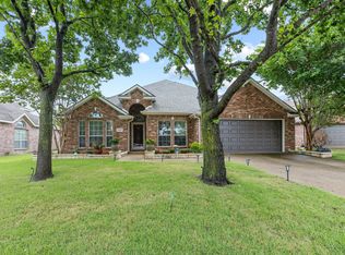 10802 Saint Annes Dr, Rowlett, TX 75089