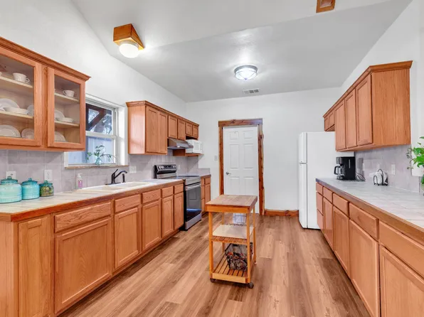 117 County Road 407, Spicewood, TX 78669