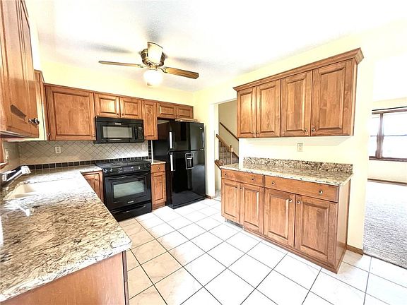 3rd image of 1033 Belleview Dr