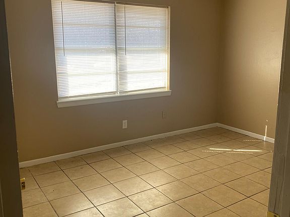 4th image of 1413 Becky Ct #1413