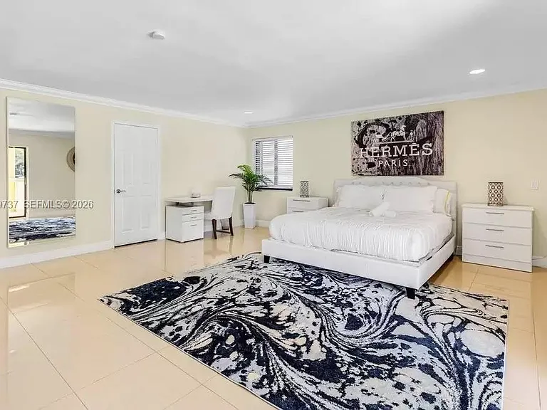 437 Holiday Dr — Photo 14
