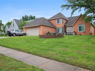 116 Hampton Ct, Lansing, KS 66043