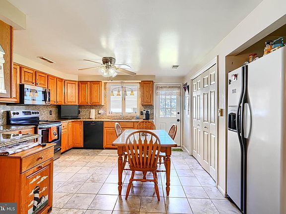 5th image of 961 Cloverfields Dr