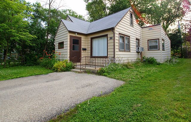 1st image of 215 Clifton Dr