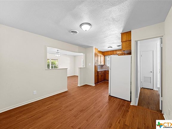 5th image of 1319 Rose Ave