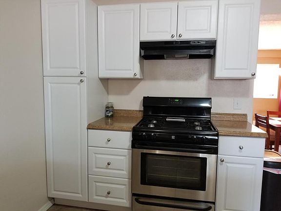 5th image of 9100 Woodland Ave NE
