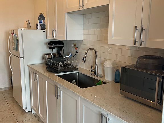 3rd image of 5 Frith Rd #1004