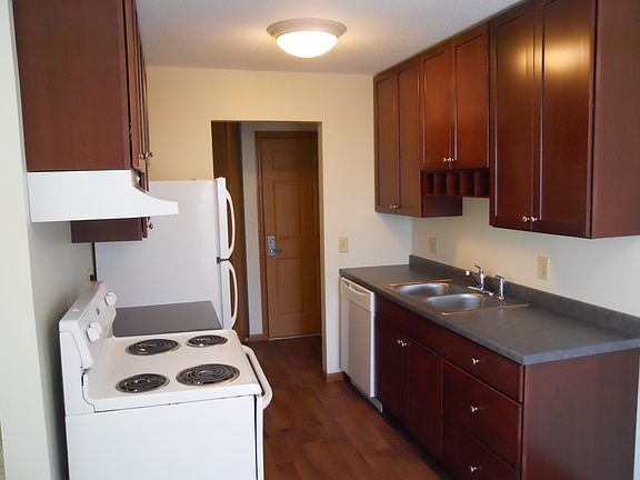 3rd image of 3910 Valley View Dr N APT 204
