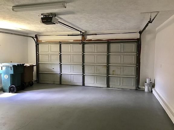 2nd image of 903 NE 46th Ct