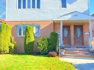 6913 185th St, Fresh Meadows, NY 11366