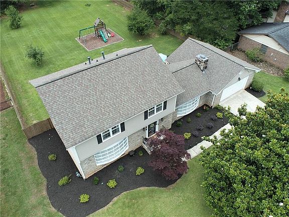 4th image of 3952 Plantation Dr