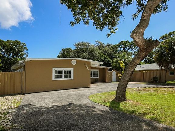 3rd image of 1829 Bonita Way S