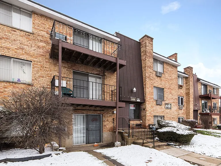 832 W College Blvd #302 — Photo 2