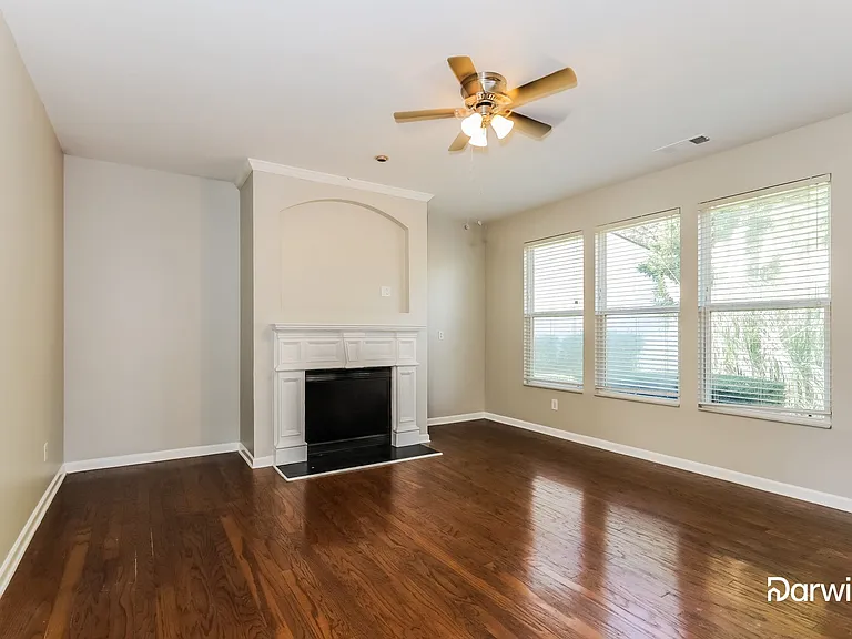5521 Village Trce — Photo 5