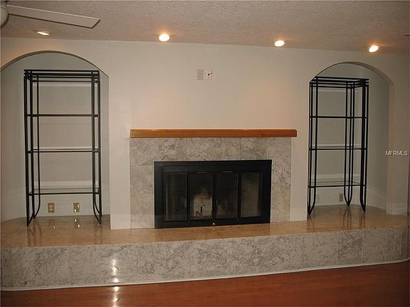 5th image of 4097 Lakeshore Dr