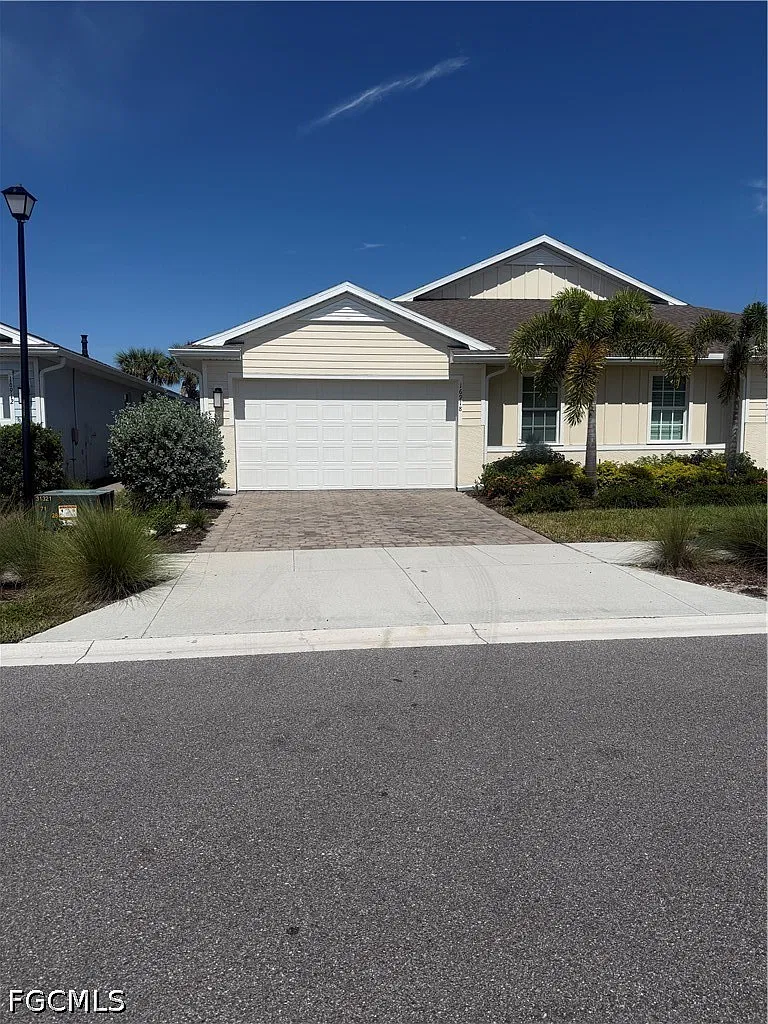 2 bed, 2.0 bath, 1516 sqft, $2,100 — Photo 1