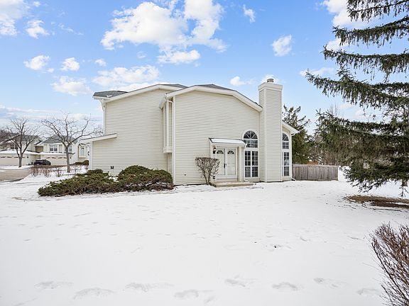 3rd image of 848 Newbury Ct