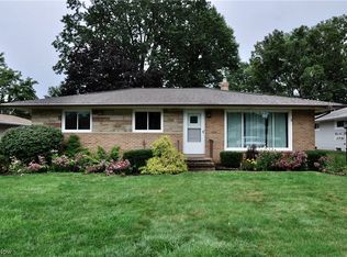 3991 Spencer Rd, Rocky River, OH 44116