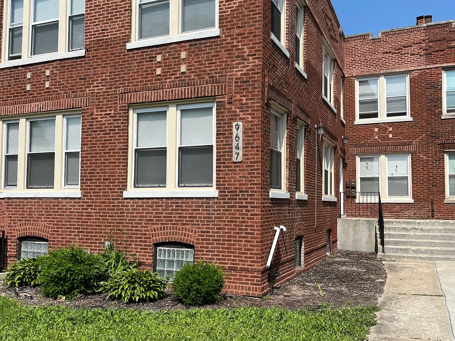 2 bed, $1,400 — Photo 2