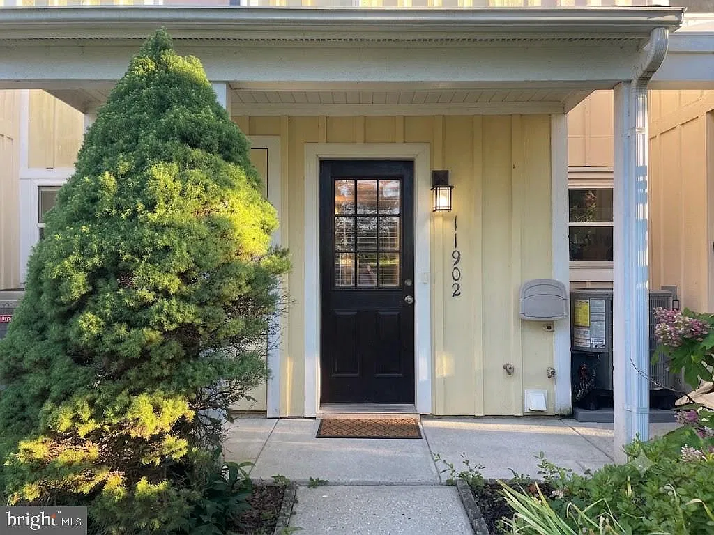 3 bed, 1620 sqft, $2,600 — Photo 1