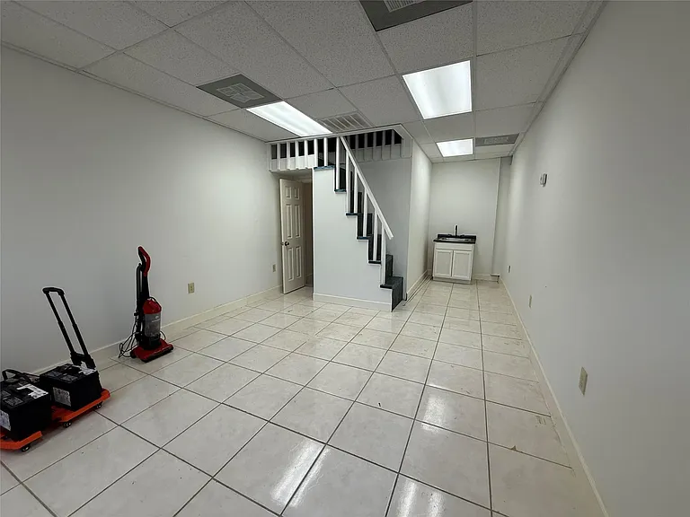 5914 Cullen Blvd — Photo 6