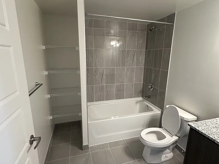 1415 Dundas St E #810 — Photo 17